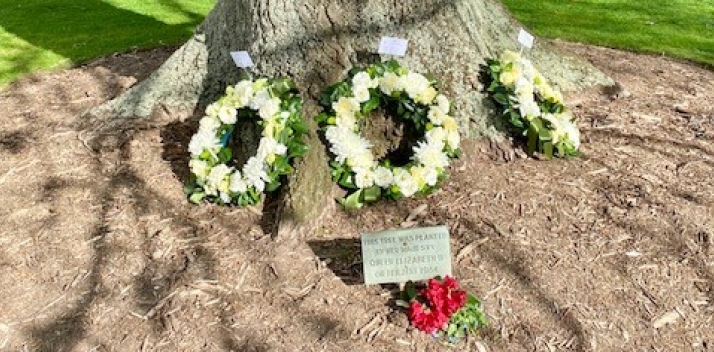 Her Majesty The Queen Wreath Laying