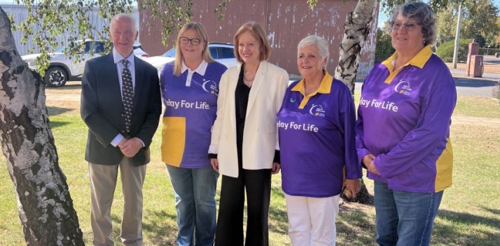 Her Excellency and Professor Chalmers with members of the Bothwell Bunnies Relay Team.