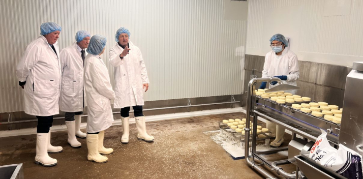 The Governor visits the King Island Dairy