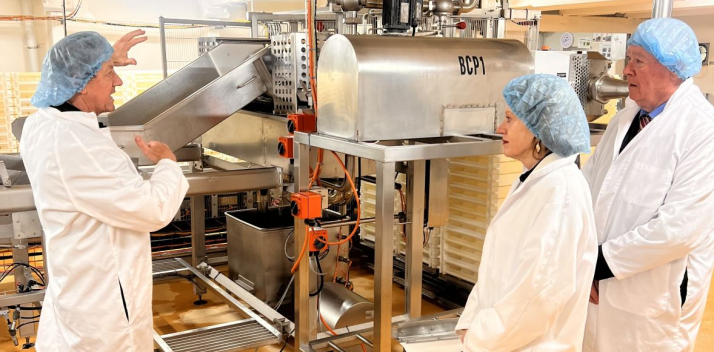 The Governor visits the King Island Dairy