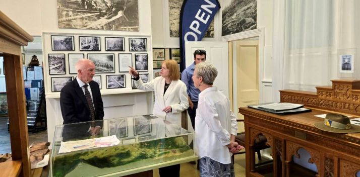 Her Excellency and Professor Chalmers at the Derby Museum