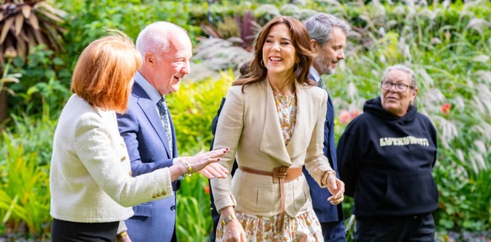 Her Excellency, Professor Chalmers and Their Majesties at the Welcome to Country on Government House lawns